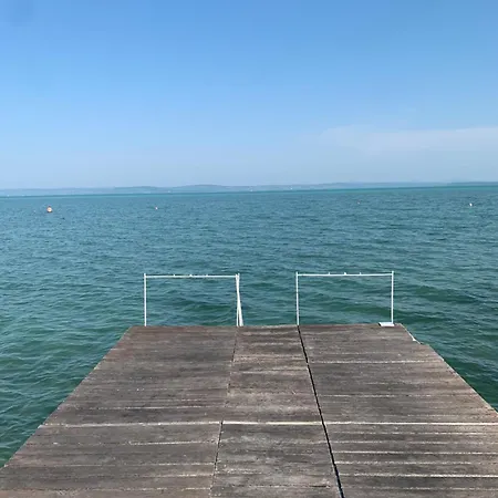 Retro Balatonvilagos בית נופש *